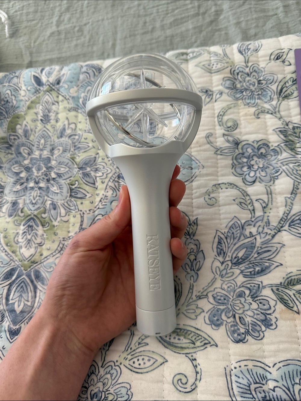 KATSEYE OFFICAL LIGHTSTICK - Picture 5 of 17